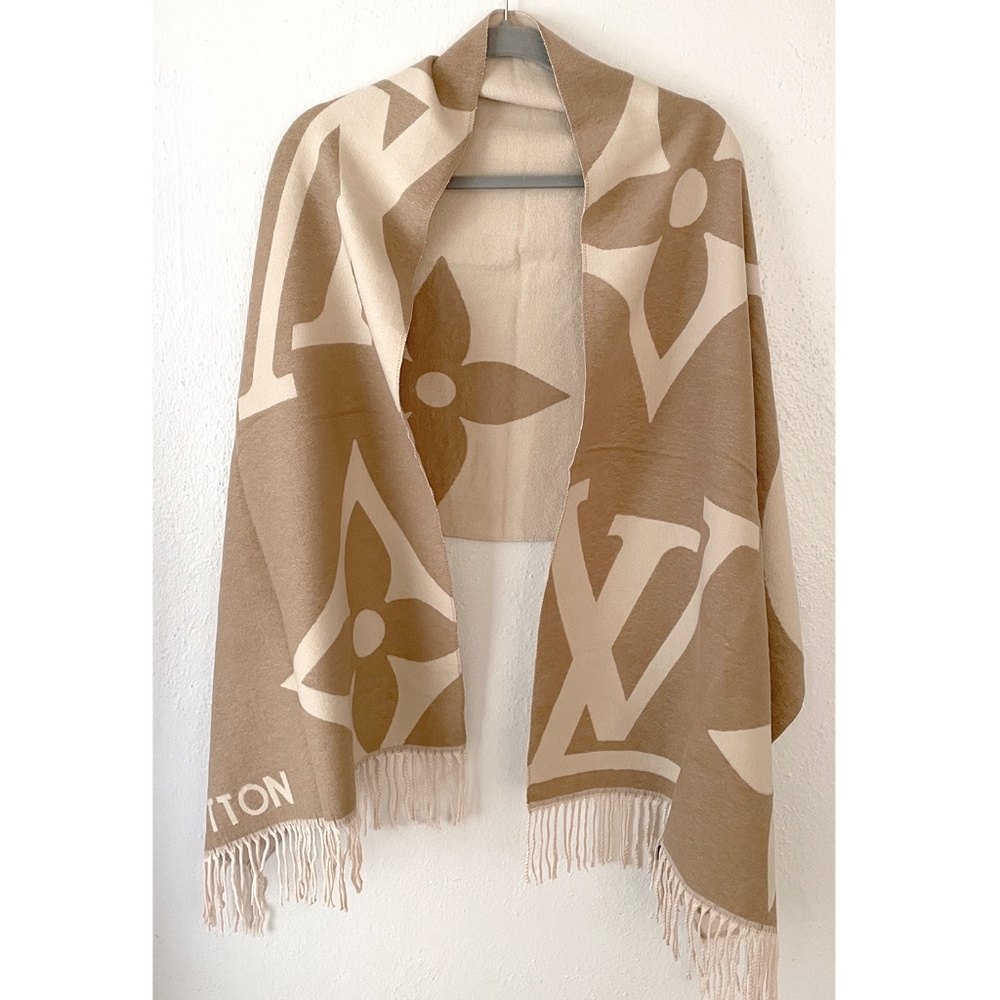 Louis Vuitton Scarf Shawl Cashmere and Silk Tan